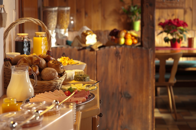 restaurant-LA GARDE FREINET-min_breakfast-801827